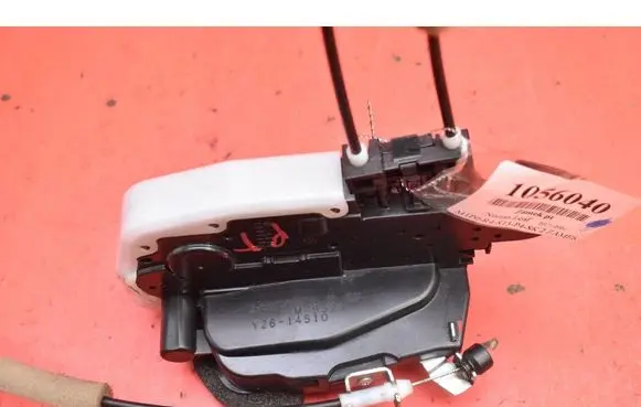 Nissan Leaf I (ZE0) Rear door lock Y2614510