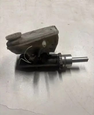 Peugeot 806 Master brake cylinder Y21311