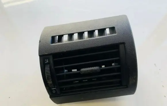 Volkswagen Fox Dash center air vent grill 5z0819704