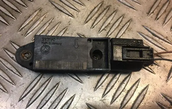 Mercedes-Benz E W211 Airbag deployment crash/impact sensor 0028202726