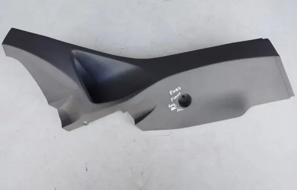 Ford Focus (C) pillar trim 4M51N31016A