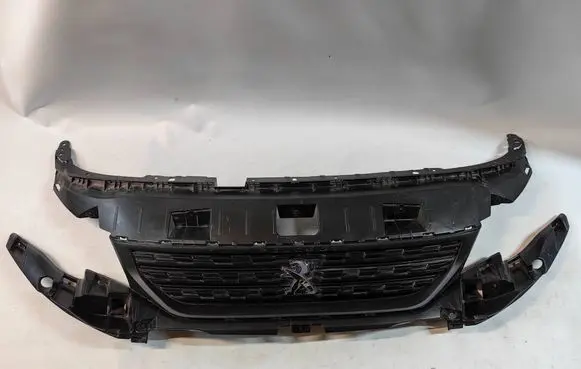 Peugeot Rifter Front bumper upper radiator grill 9818281980