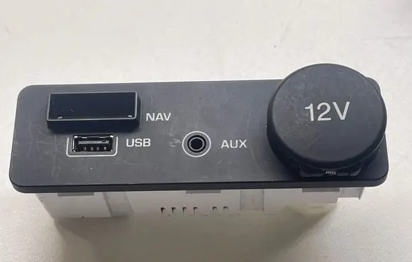Land Rover Discovery Sport USB socket connector FK7219C166BD