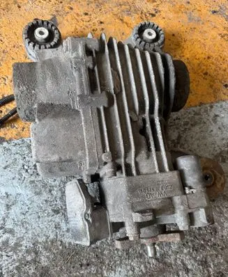 Volkswagen PASSAT B6 Rear differential 525010