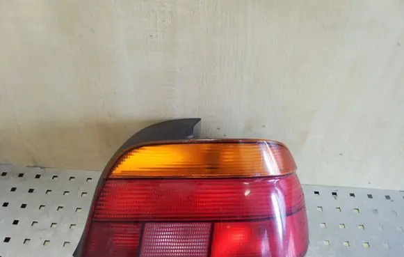 BMW 5 E39 Rear/tail lights 8358032