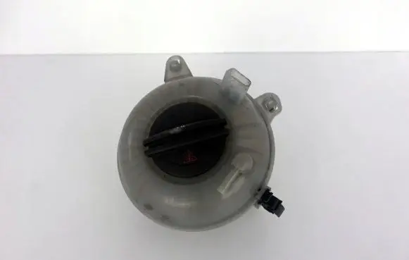 Audi Q3 8U Coolant expansion tank/reservoir 5Q0121407G