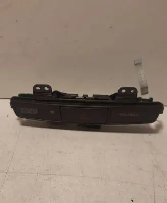 Mitsubishi Lancer VIII Hazard light switch