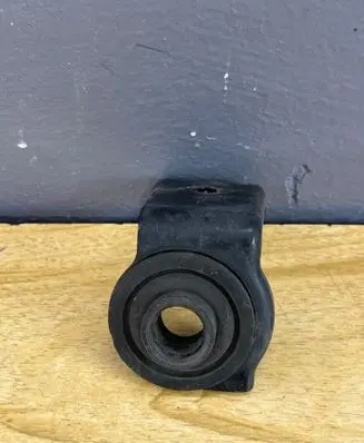Suzuki Grand Vitara II Radiator mount bracket 