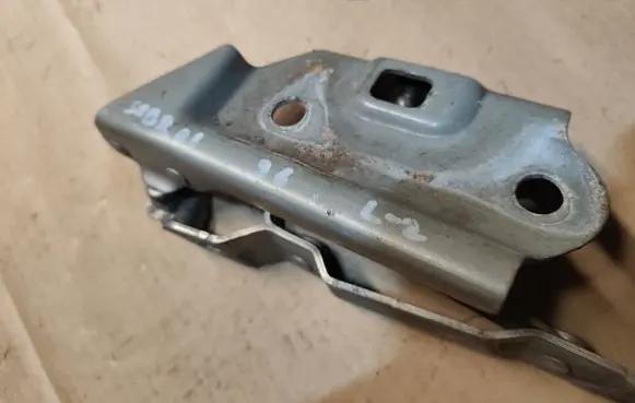 Chrysler Sebring (ST-22 - JR) Tailgate/trunk/boot hinge 