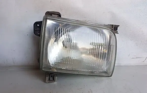 Nissan Navara D22 Headlight/headlamp 11024718