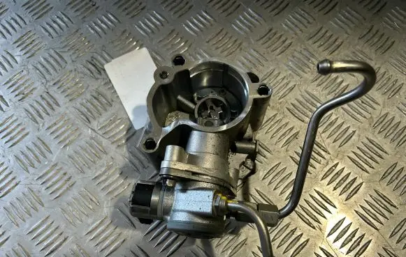 Volvo XC90 Fuel injection high pressure pump 31437903 31480558