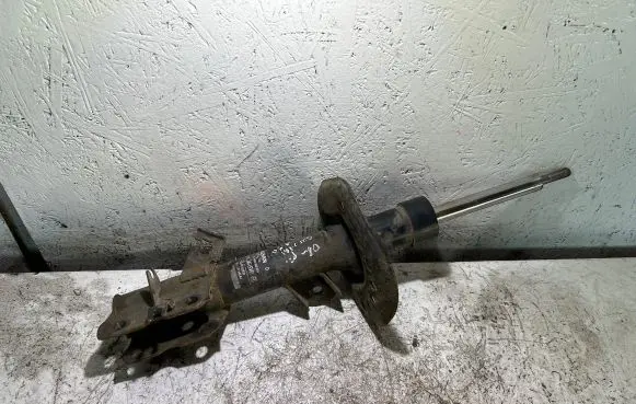 Nissan Qashqai Front shock absorber/damper
