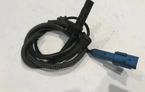 Peugeot 207 ABS brake wheel speed sensor 9655067880