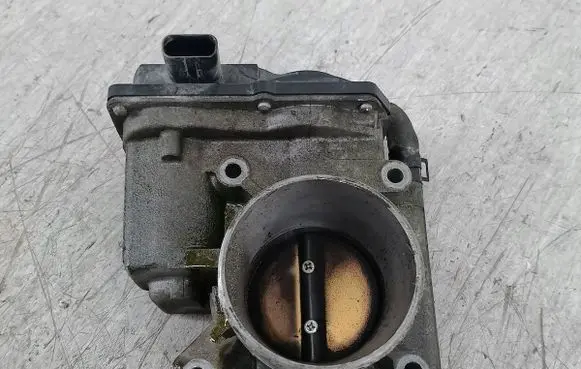 Mazda 5 Throttle body valve 