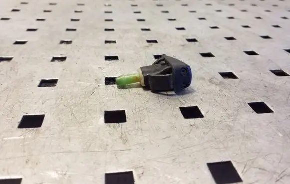 Chevrolet Captiva Windshield washer spray nozzle 