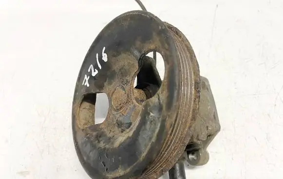 Mitsubishi Colt Power steering pump