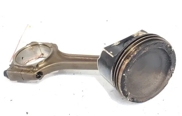 Fiat Tipo Piston with connecting rod 843A1000