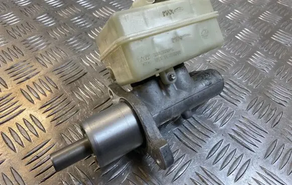 Mercedes-Benz B W245 Master brake cylinder A1694300202