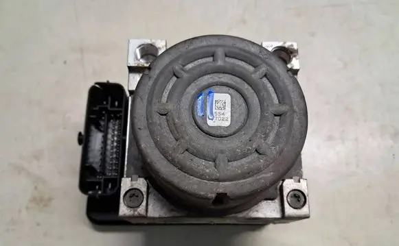 Peugeot 208 ABS Pump 9804161580