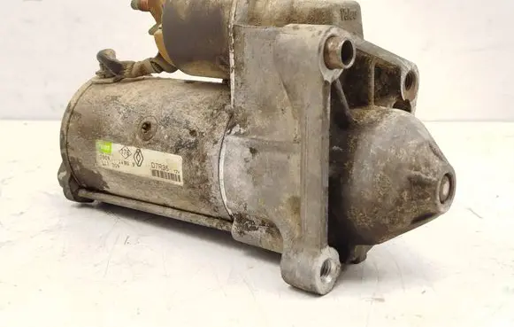 Renault Scenic I Starter motor D7R35 113209 3CC9