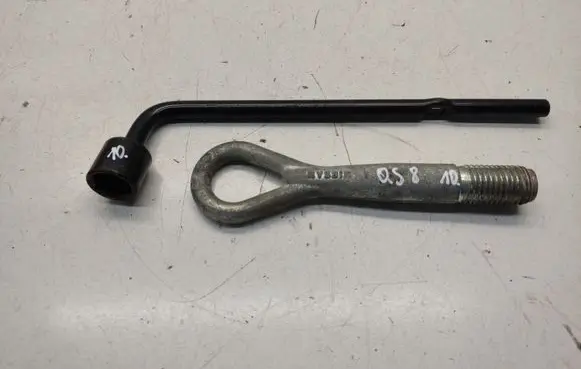 Nissan Qashqai Tool set 