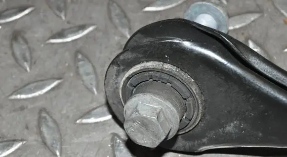 Rear upper control arm/wishbone
