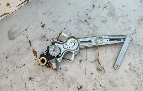 Toyota Yaris Front door manual window regulator 857200D60