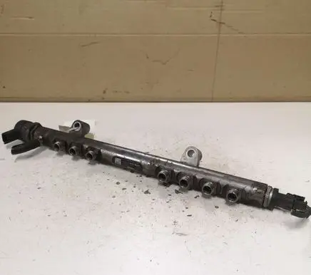 Volvo XC60 Fuel main line pipe 30777759 0445215025