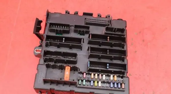 Opel Signum Fuse box set 13112913AT