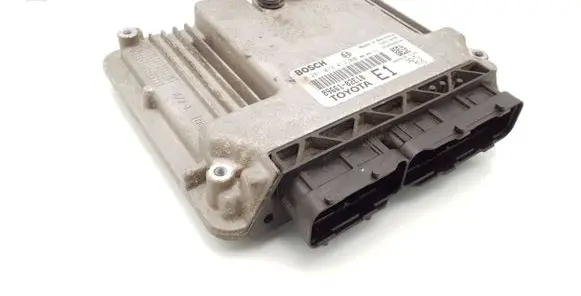 Toyota Auris 150 Engine control unit/module 0281013413 1039S25234 8966102E10