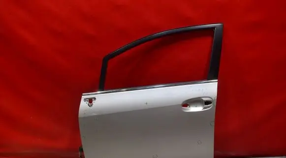 Toyota Corolla Verso E110 Front door