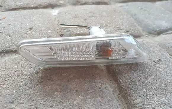 KIA Sorento Front fender indicator light