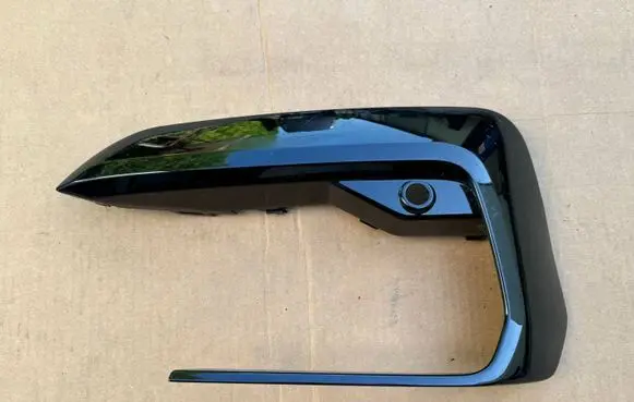 Volkswagen Touran III Front bumper lower grill 5TA853665H