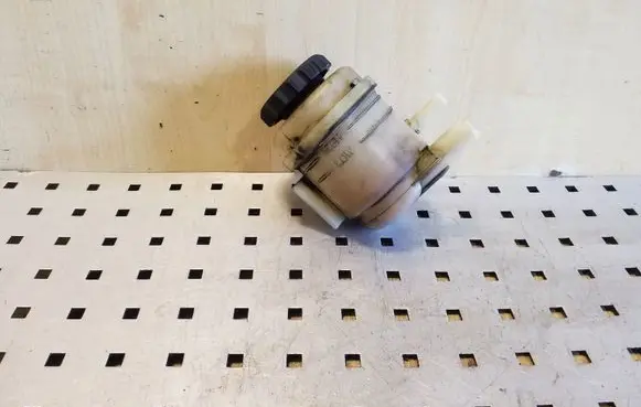 KIA Sorento Power steering fluid tank/reservoir