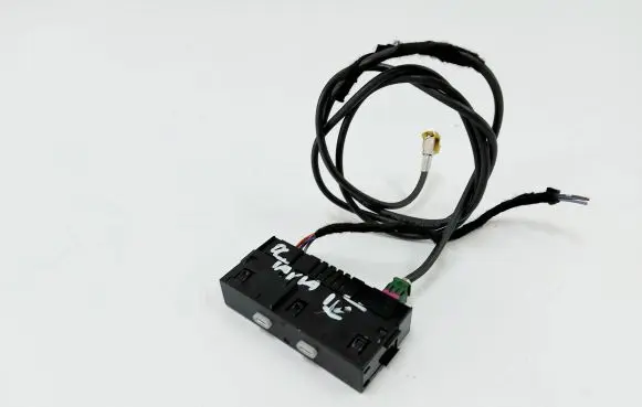 Skoda Octavia Mk4 USB socket connector 657035736A