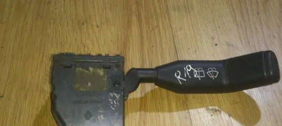Renault 19 Wiper control stalk