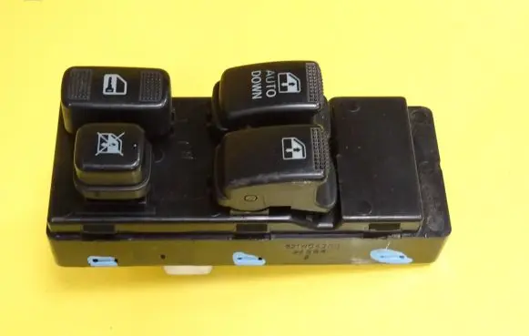 KIA Carnival Electric window control switch 621W04200 620W06740