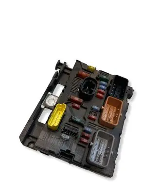 Peugeot 307 Fuse module 9661087080