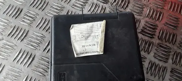 Renault Laguna III Fuse box cover 284C40001R