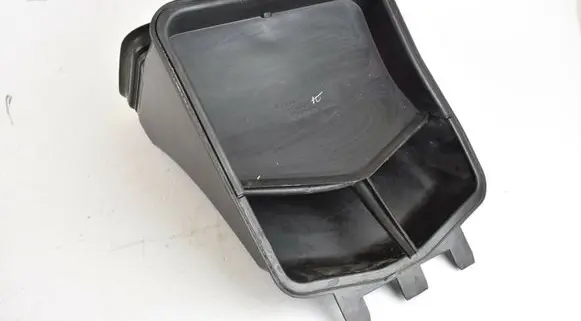 Mercedes-Benz ML W164 Air filter box cover A1648300053