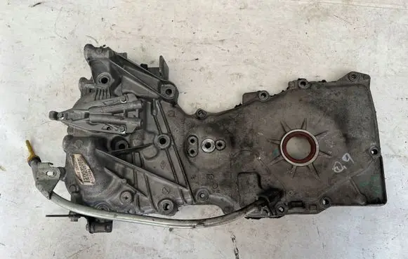 Renault Captur Timing chain cover 135024452R
