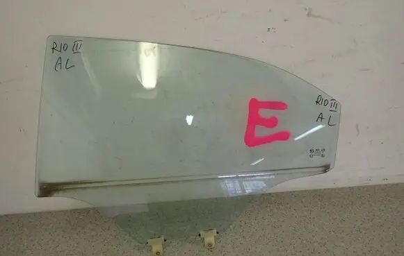 KIA Rio Sliding door window/glass 