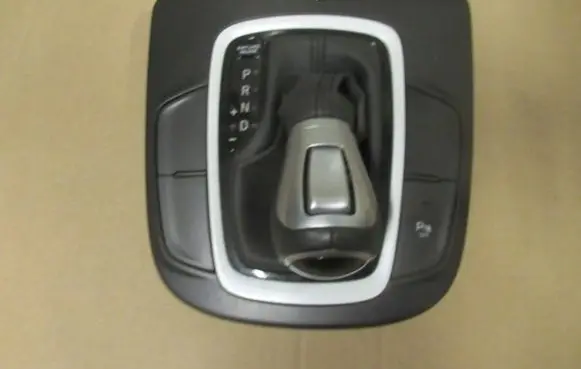 KIA Sorento Gear lever shifter trim leather/knob