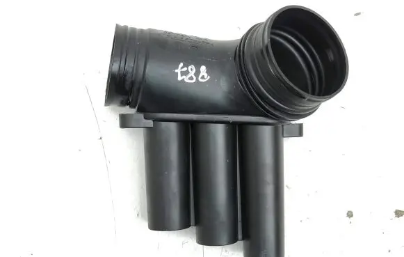 Cupra Formentor Air intake hose/pipe 04E129651K