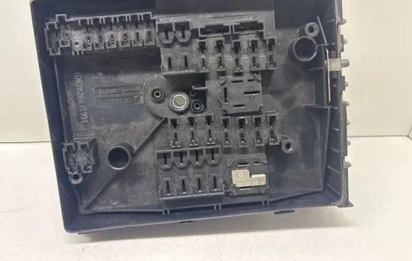 Volkswagen Touran I Fuse module 1K0937804E 1D0202061991