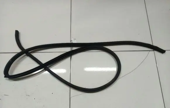 Nissan X-Trail T30 Rubber seal front coupe door 