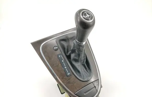 Mercedes-Benz CLS C219 Gear shifter/selector A2112675624