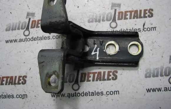 Mitsubishi Pajero Rear door lower hinge