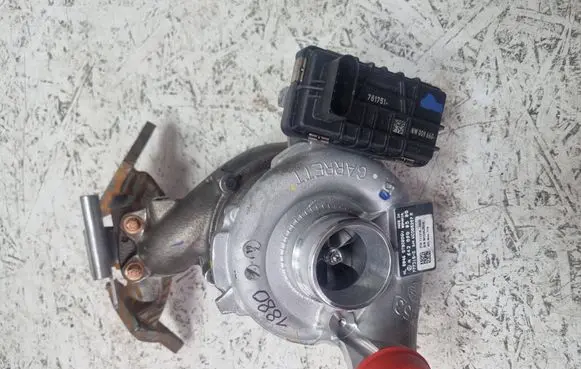 Mercedes-Benz E C207 W207 Turbo a6420908580