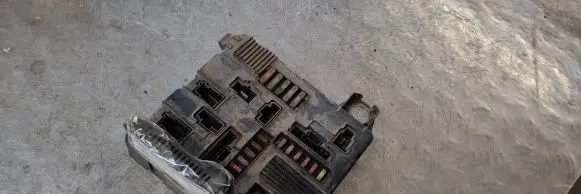 Renault Scenic II - Grand scenic II Fuse module 8200306032A